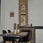 Victoria's House 3*