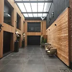 Victoria's House 3*