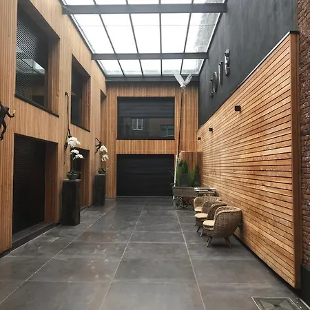 Victoria's House 3*