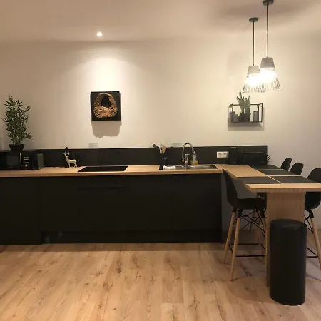 Victoria's House 3*